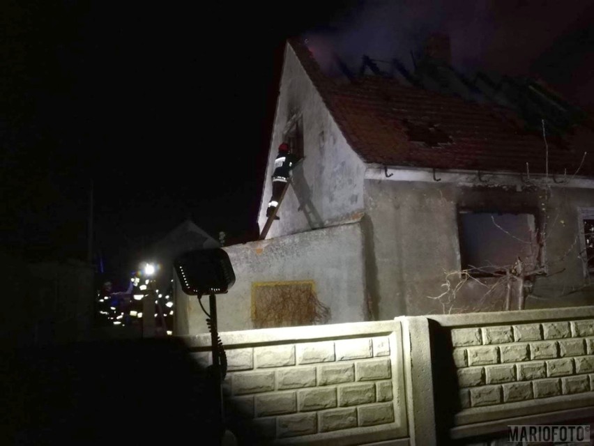 Wielki pożar w Górkach pod Opolem. Płonął dwukondygnacyjny dom [ZDJĘCIA]