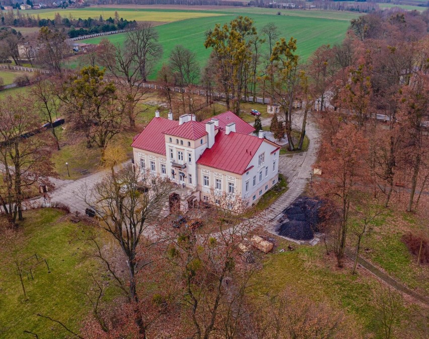 Zabytkowy pałac w Lisowicach będzie odrestaurowany. Starostwo powiatowe stara się o dofinansowanie