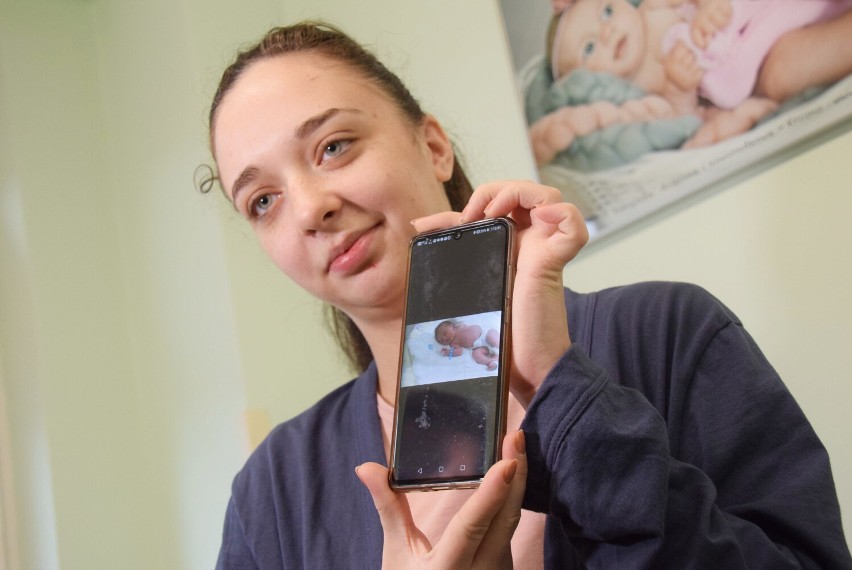 Oliwia to pierwsza krośnianka urodzona w szpitalu w Krośnie w 2022 roku. Urodziny będzie obchodzić w tym samym dniu, co jej mama [ZDJĘCIA]