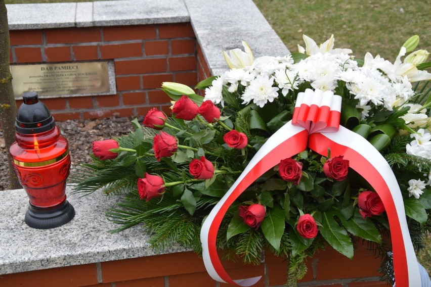 Łomża. Uroczystości związane z rocznicą Zbrodni Katyńskiej i Katastrofy Smoleńskiej (zdjęcia)