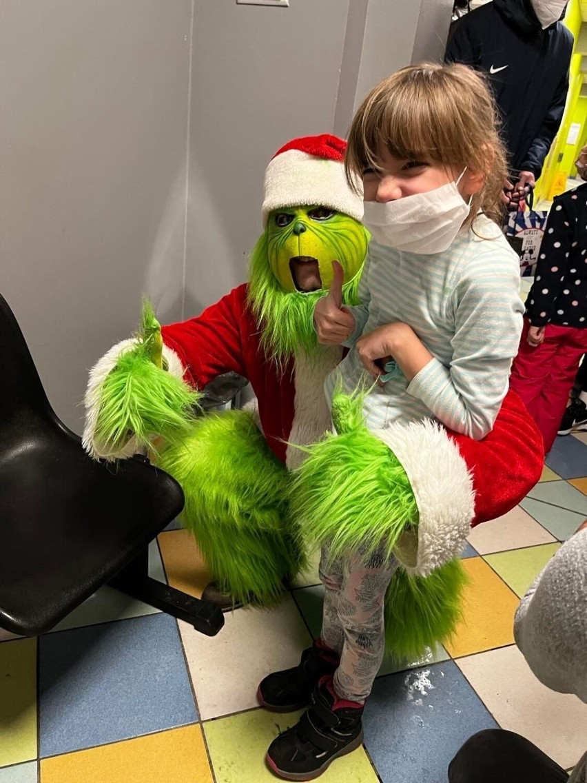 Motomikołaje odwiedzili najmłodszych pacjentów szpitala w Chorzowie. Były worki pełne prezentów i wiele radości! Zobacz ZDJĘCIA