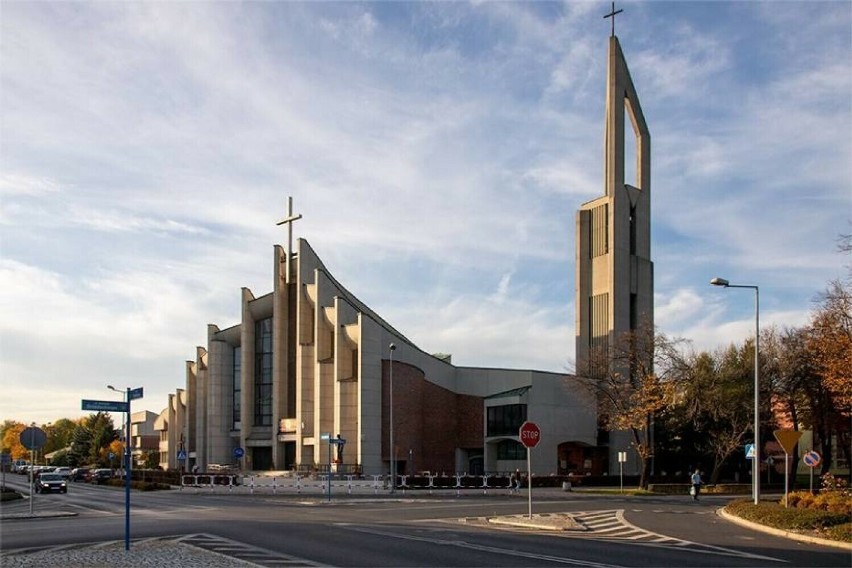 Kościół pw. św. Maksymiliana Kolbego w Oświęcimiu, plac św....