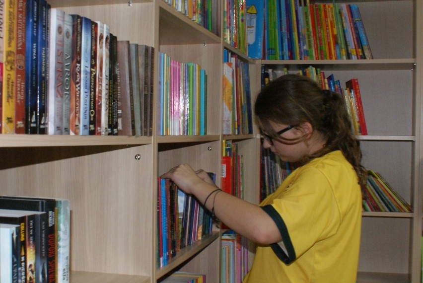 Uczennice spędziły noc w blizanowskiej bibliotece