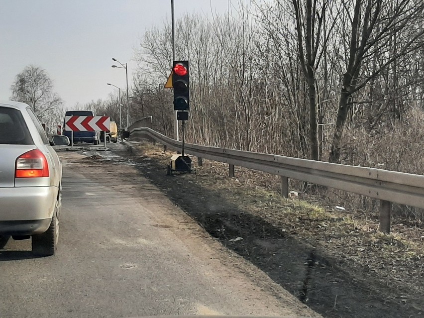 Trwa remont wiaduktu na DK 94 w Piekarach Śląskich. Kierowcy...