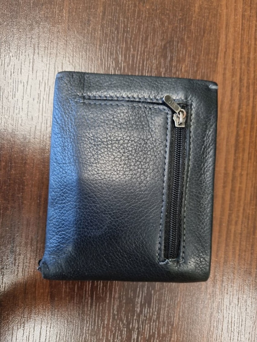 Policja szuka właściciela portfela