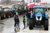 Protest rolników pod Warszawą. Zablokowany jest wjazd i zjazd z autostrady. Policja wyznacza objazdy 