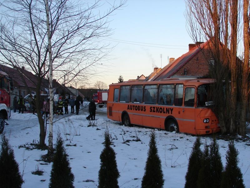 Wronki - Wypadek szkolnego autobusu. Zdjęcia