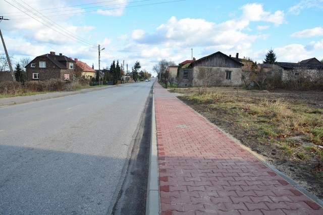 W ramach DBP powstaje wiele przydatnych inwestycji, jak np. ten chodnik w Łośniu