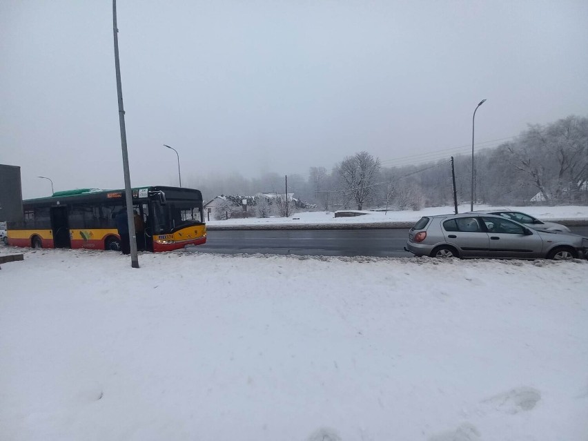 Do zdezrenia autobusu z osobówką na ulicy Wieniawskiego w...