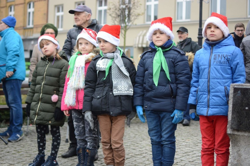 Grudziądzanie świętowali imieniny Kopernika pod pomnikiem [wideo, zdjęcia]