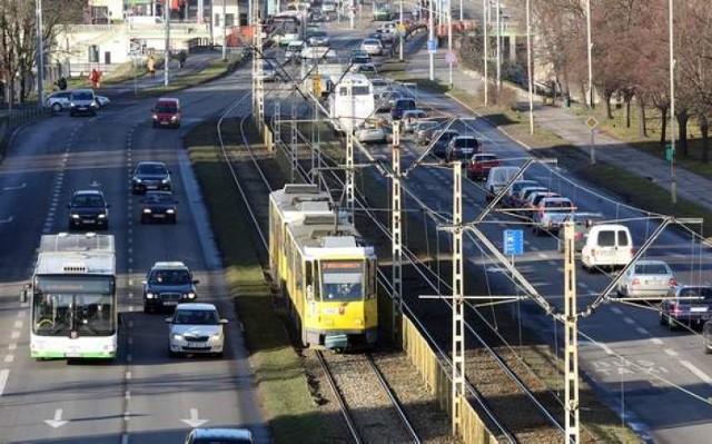 Przebudowa torowisk na ul. Gdańskiej i ul. Energetyków w Szczecinie. Od poniedziałku zmiany w komunikacji miejskiej