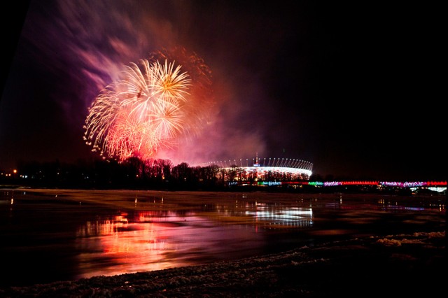 Pokaz sztucznych ogni z okazji otwarcia Stadionu Narodowego