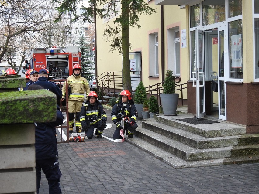 Zgłoszenie o bombie trafiło także do II LO w Bielsku...