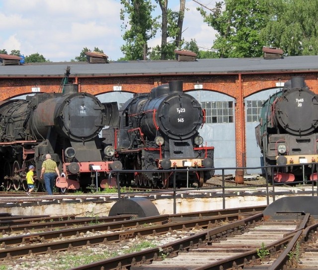 W Jaworzynie Śl. znajduje się 150 zabytkowych pojazdów kolejowych - lokomotyw, wagonów i pojazdów specjalistycznych, dokumentujących historię techniki kolejowej w XIX i XX w. Obejrzymy tam też budynki i maszyny służących do obsługi i eksploatacji lokomotyw parowych.