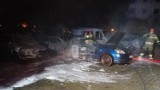 Gdańsk: Nocny pożar samochodów na Zakoniczynie 13.11.2022 r. 6 aut zniszczonych. Nie było poszkodowanych