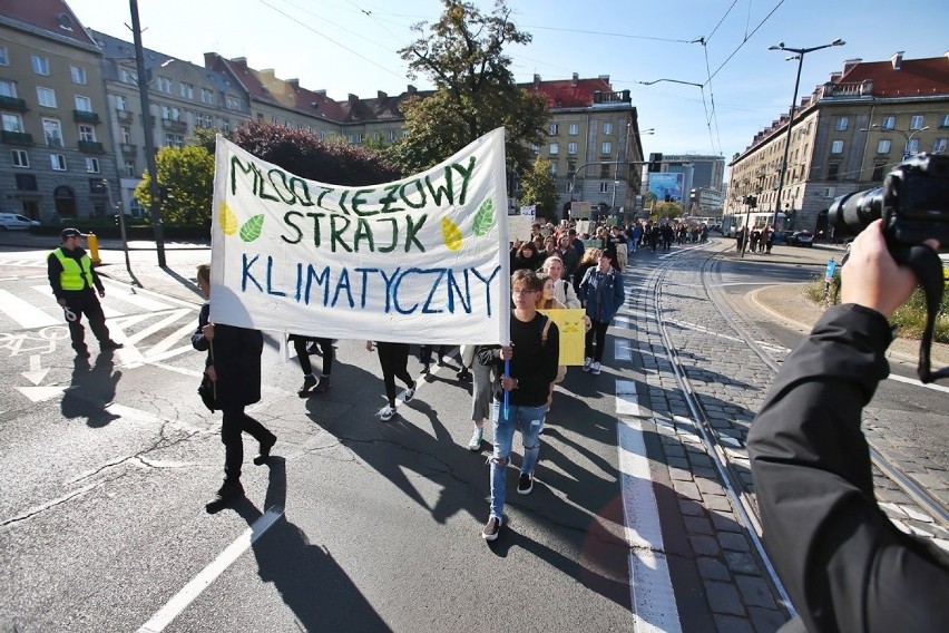 Marsz młodych dla klimatu przeszedł przez Wrocław [ZDJĘCIA]