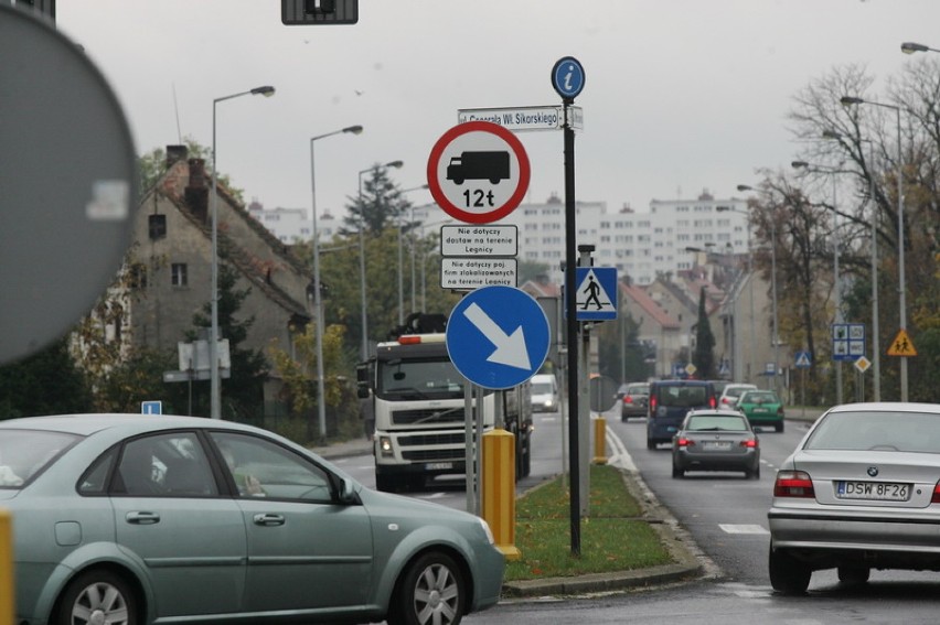 Zakaz tranzytu ciężarówek przez Legnicę [ZDJĘCIA]