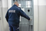Areszt dla kobiety, która metodą "na policjanta" oszukała seniorkę z powiatu tarnowskiego. Starsza pani przekazała jej 50 tysięcy złotych