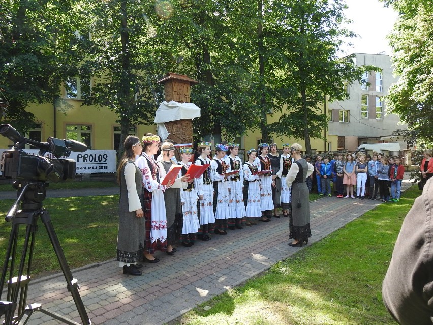 Pomnik odsłonił Doroteusz Fionik,inicjator jego ustawienia,...