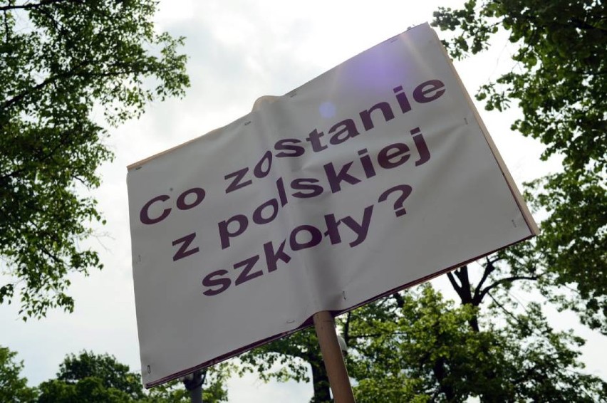 Nauczyciele zamierzają protestować, sprzeciwiając się...