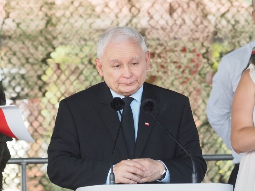 Jarosław Kaczyński w Uniejowie. Odwiedził piknik wojskowy