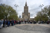 Wielka akcja dla lodożerców w centrum Warszawy. Tylko dziś znana marka rozdaje lody za darmo. Tak wygląda kolejka