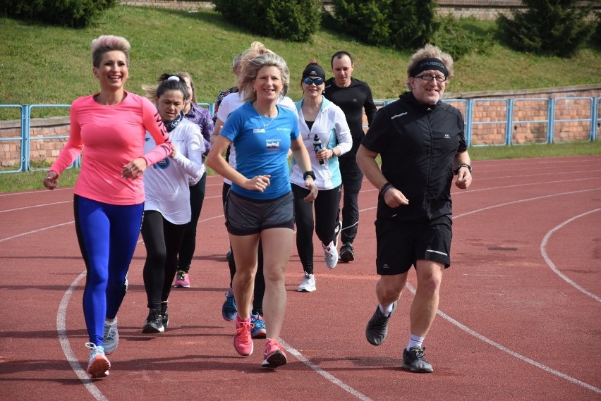 Kolejna edycja ogólnopolskiej akcji BiegamBoLubię rozpoczęła się na stadionie lekkoatletycznym w Kielcach [DUŻO ZDJĘĆ] 