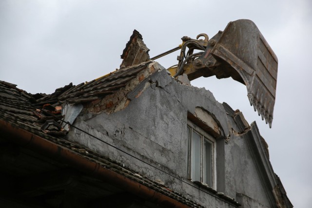 Rozbiórka domów w związku z przebudową alei 29 Listopada