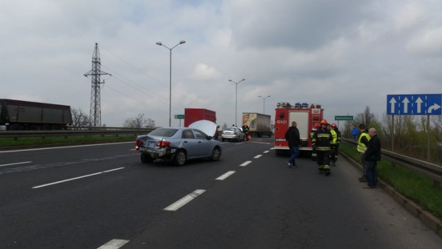 Wypadek na DTŚ: ranny kierowca w szpitalu