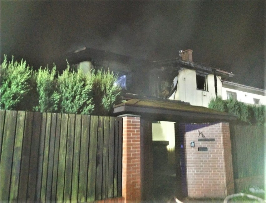 Tragiczny finał nocnego pożaru w domu przy ulicy Jaracza w Oświęcimiu 