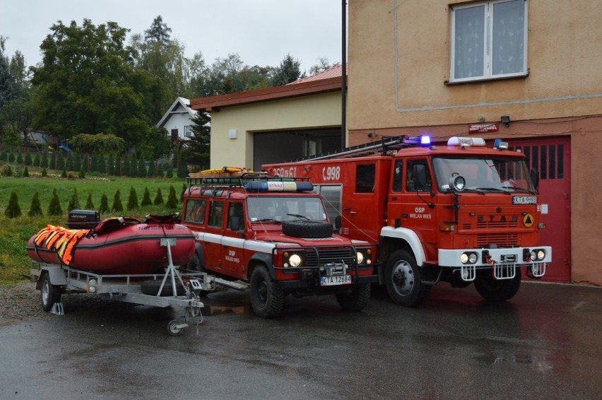 Obecnie strażacy z OSP KSRG Wielka Wieś , by pomagać...