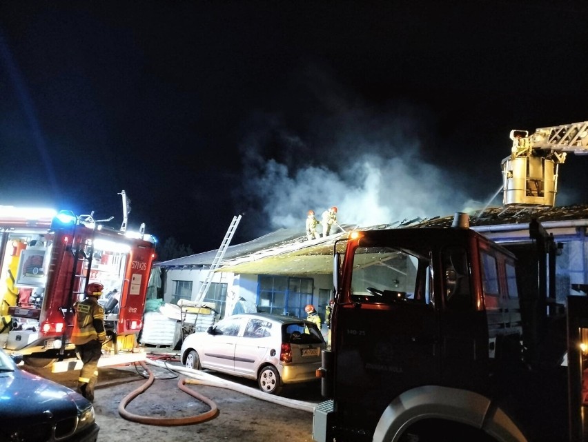 Nocny pożar w Czechach pod Zduńską Wola. Palił się warsztat