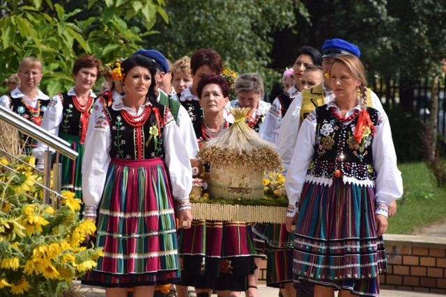 Święto plonów w gminie Żelechlinek obyło się 27 sierpnia i było połączone z dożynkami kościelnymi oraz odpustem św. Bartłomieja Apostoła