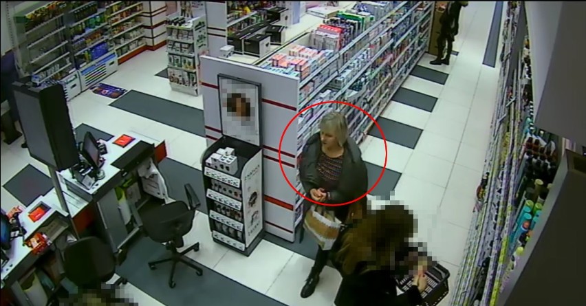 Domniemani sprawcy kradzieży w centrum handlowym przy ul. Kazimierza Górskiego poszukiwani. Wśród nich jest kobieta ZDJĘCIA 