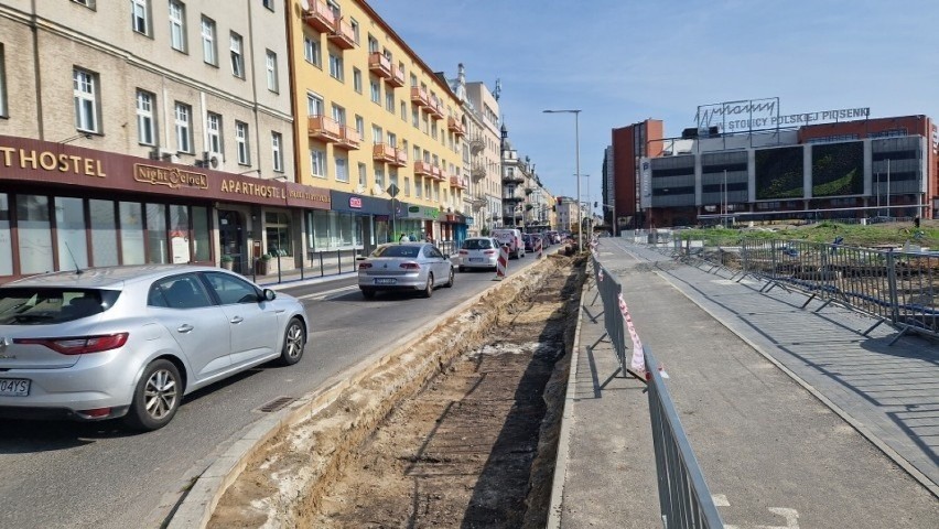 Budowa nowego pasa na ul. 1 Maja w centrum Opola.