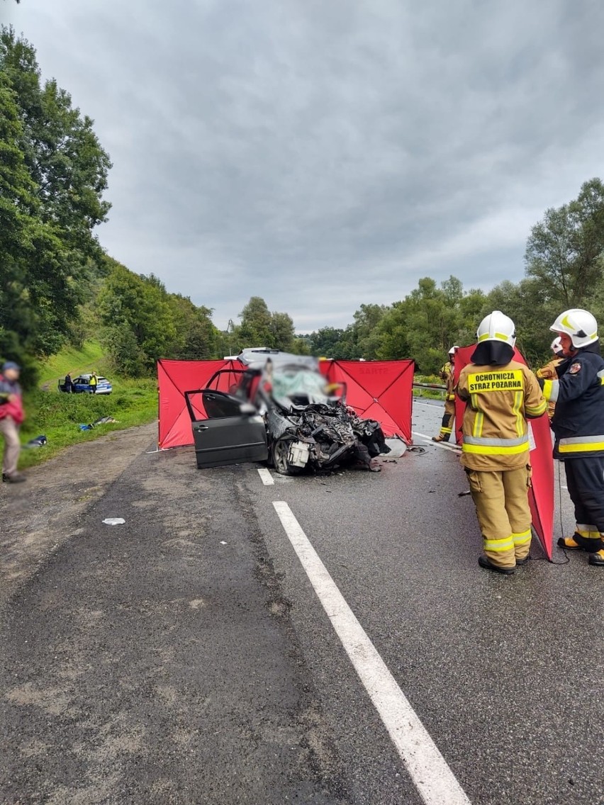 Witowice Górne. Śmiertelny wypadek na DK 75. Dwóch chłopców walczy o życie w szpitalu w Krakowie, prokuratura prowadzi śledztwo[ZDJĘCIA]