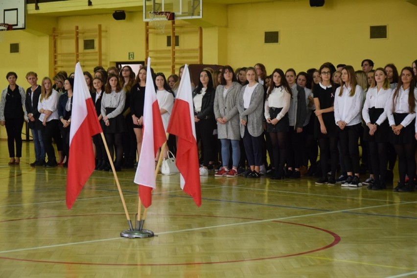 II Liceum Ogólnokształcące uczciło 100 rocznicę odzyskania...