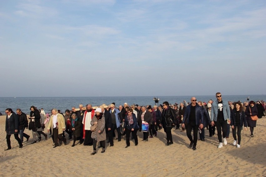 Modlitwa o pokój na Ukrainie. W Gdańsku odbędzie się droga krzyżowa "Brzegiem Morza" 26.03.2022 