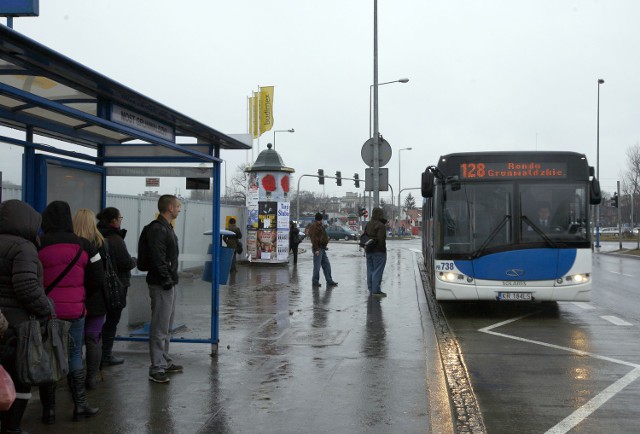 Pasażerowie podróżujący na Ruczaj muszą teraz  przesiąść się na rondzie Grunwaldzkim