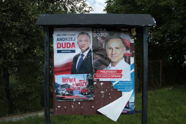 W całej wsi nie widzieliśmy ani jednego plakatu wyborczego przeciwników Andrzeja Dudy.