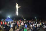 Marsz i Bal Świętych w Świebodzinie! Tłumy przemaszerowały pod pomnik Chrystusa Króla w Świebodzinie. Wszyscy chcą pomóc Bartkowi