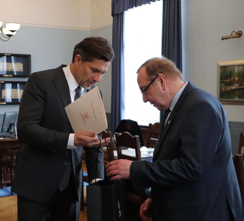 Miejska Biblioteka Publiczna w Kaliszu. Dyrektor Adam...