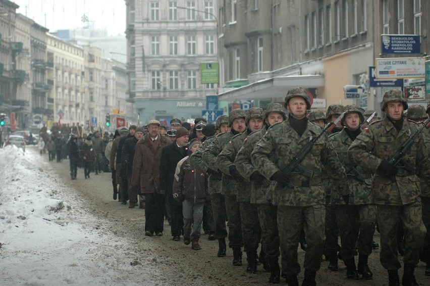 Uroczystości z okazji rocznicy wybuchu Powstania. Filmy