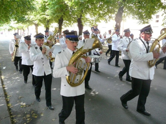 Orkiestry dęte znów zagrają w Zduńskiej Woli. Będzie wielka parada. Pierwszy raz takie wydarzenie miało miejsce w Zduńskiej Woli 15 czerwca 2015 roku