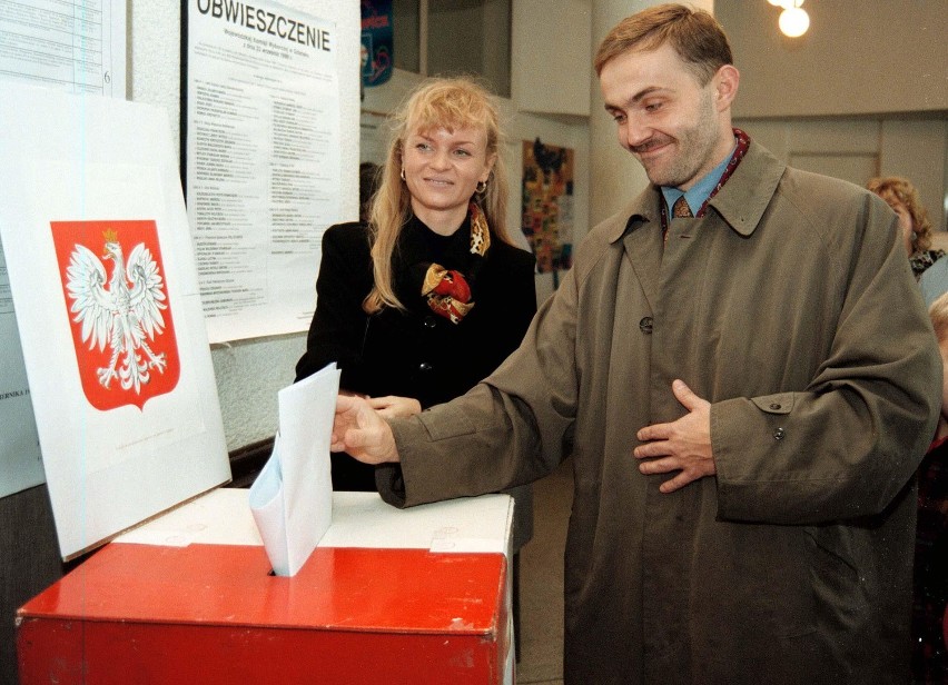 1998 rok. Wojciech Szczurek zostaje wybrany przez radnych...