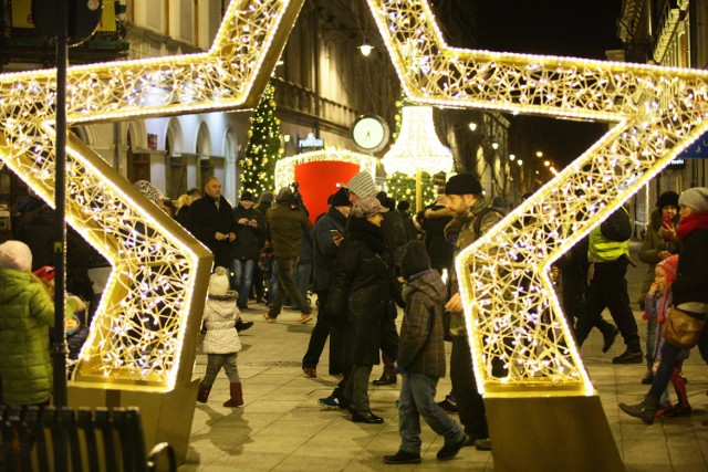 Jarmark świąteczny i iluminacja Piotrkowskiej