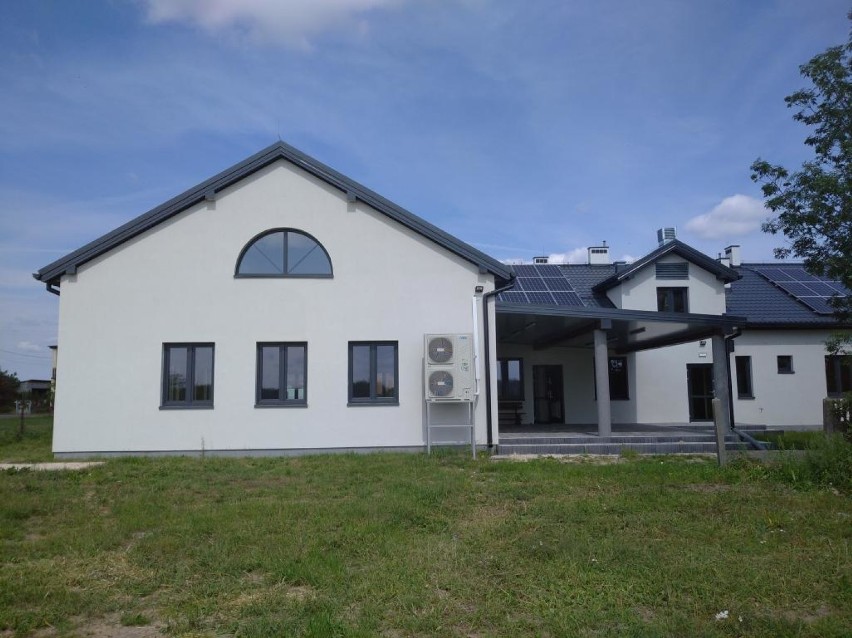 Zakończyły się kolejne inwestycje w gminie Tomaszów. Powstał dom ludowy i tereny rekreacyjne [ZDJĘCIA]