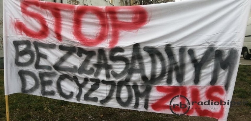Niemy Protest Matek pod gdańskim ZUS-em. "Traktują nas jak oszustki"