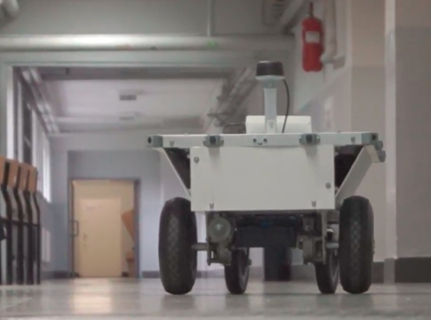 ADR - Autonomiczny Robot Transportowo-Dostawczy