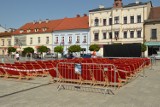 Fotele już rozstawione czekają na gości. Rusza Kino Letnie na Rynku Głównym w Oświęcimiu